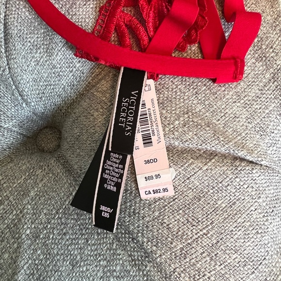 VS Luxe Banded Balconette Bra - Picture 13 of 14